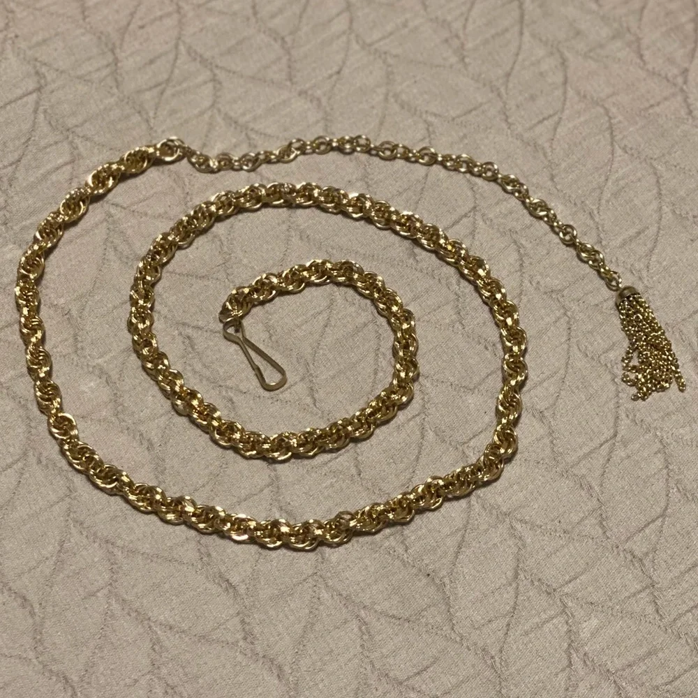 Gold Chain Belt - Picture 4 of 4